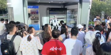 Foto: Toko Serba Ada Bertenaga Humanoid Pertama di Dunia - Dioperasikan oleh Galbot G1. (Tangkapan Layar Youtube/Galbot)