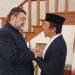 Direktur Penggalangan Relawan DPP PSI, Furqan AMC (kanan) menemui Duta Besar republik Islam Iran, Mohammad Boroujerdi. (kiri). (Furqan AMC)