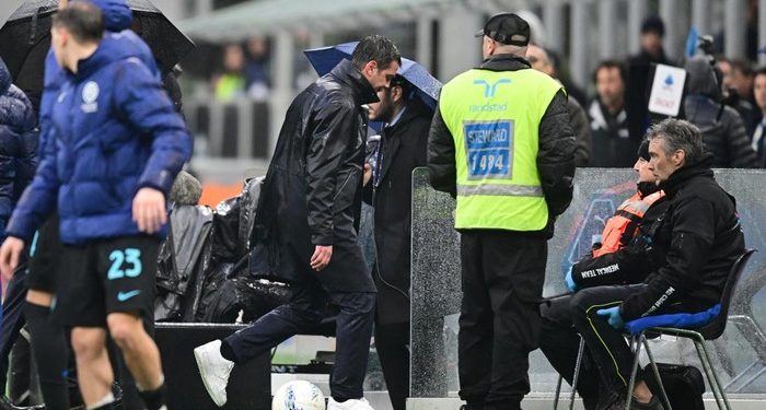 Inter Milan lakukan silenzio stampa sebagai protes kepada wasit. (Foto: REUTERS/Daniele Mascolo)