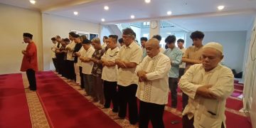 shalat gaib tokoh Iran Khomeini