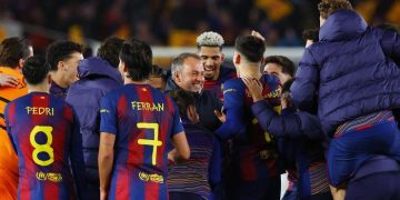 Wejangan Hansi Flick di jeda laga bikin Barcelona libas Newcastle United. (REUTERS/Albert Gea)