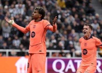 Newcastle United ditahan imbang Barcelona 1-1 di leg pertama 16 besar Liga Champions. Gol Harvey Barnes dibalas penalti dramatis Lamine Yamal di masa injury time. (Getty Images Sport)
