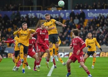 Liverpool telan kekalahan pahit 1-2 dari Wolverhampton di pekan ke-29 Premier League. Gol dramatis Andre di masa tambahan waktu buat The Reds tertahan di peringkat lima. (Getty Images Sport)