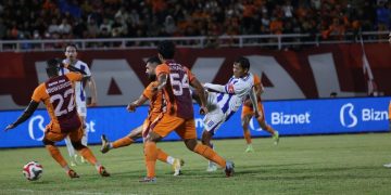 Laga Borneo FC vs Persib Bandung. (Foto: Official Persib)