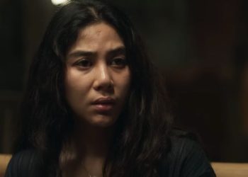 Sosok Ketiga: Lintrik yang dibintangi Adinda Thomas dan Aulia Sarah sukses menempati posisi puncak pada pekan debutnya di Netflix Indonesia. (dok. Leo Pictures via YouTube)