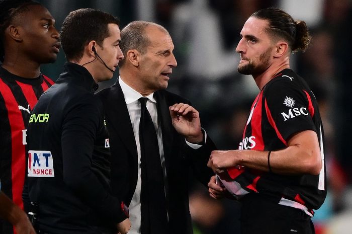 Pelatih AC Milan, Massimiliano Allegri, menjadi yang paling bertanggung jawab atas hasil jeblok timnya pada pekan ke-32 Liga Italia. (MARCO BERTORELLO/AFP)