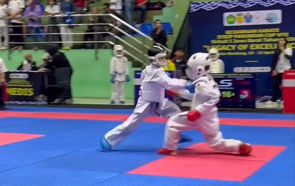 juara umum karate STKIP