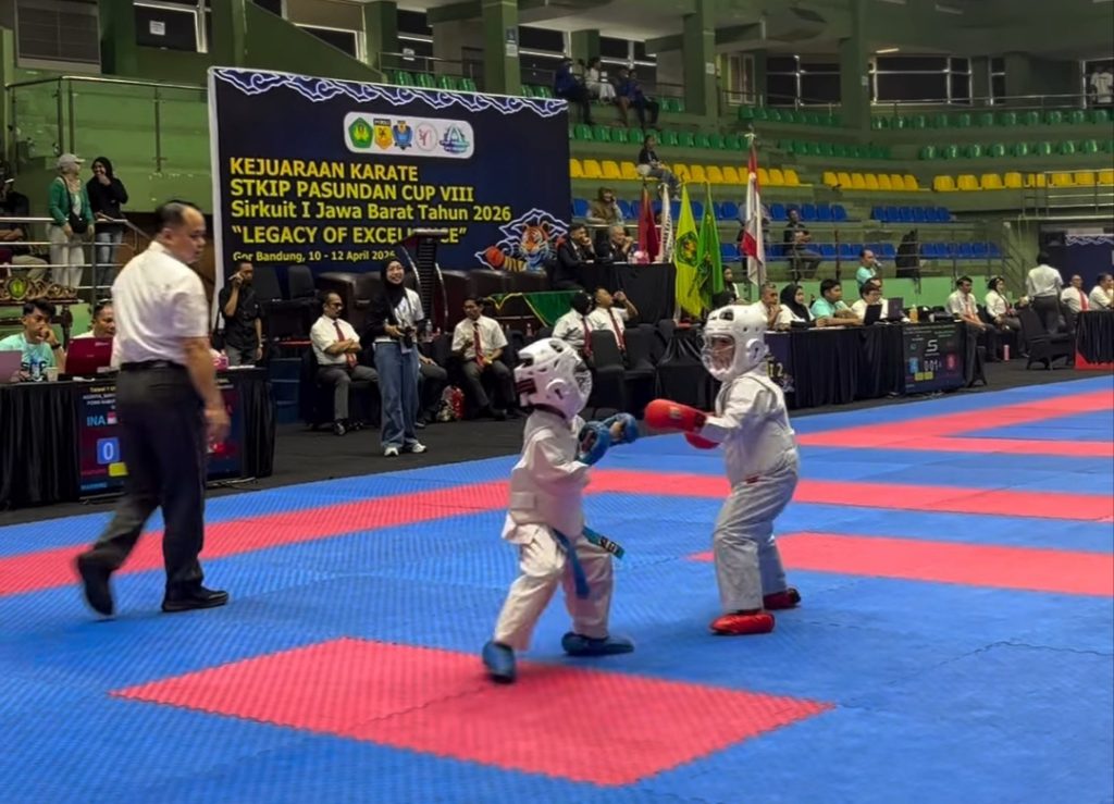 juara umum karate STKIP