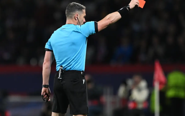 wasit asal Rumania, Istvan Kovacs. (Getty Images Sport)