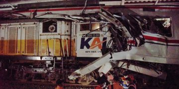 kecelakaan KA bekasi timur