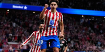 Striker Atletico Madrid, Julian Alvarez dalam laga Liga Champions 2025-26 kontra Eintracht Frankfurt di Wanda Metropolitano, Rabu (1/10/2025). (Sumber: AP Photo/Manu Fernandez)