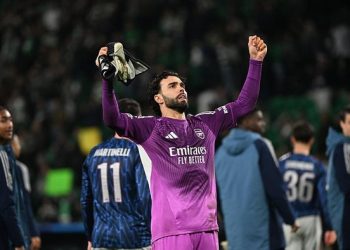 David Raya menjadi bintang kemenangan Arsenal atas Sporting CP di leg pertama perempatfinal Liga Champions. (Foto: Alex Juarez/Anadolu via Getty Images)