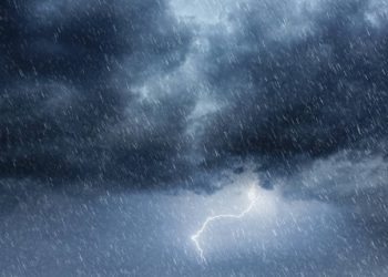 hujan petir indonesia