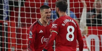 MU bisa dipastikan lolos ke Liga Champions musim depan jika mengalahkan Liverpool. (AFP/Darren Staples)