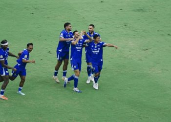 Selebrasi para pemain Persib usai menjebol gawang PSIM Yogyakarta. (Foto: Official Persib)
